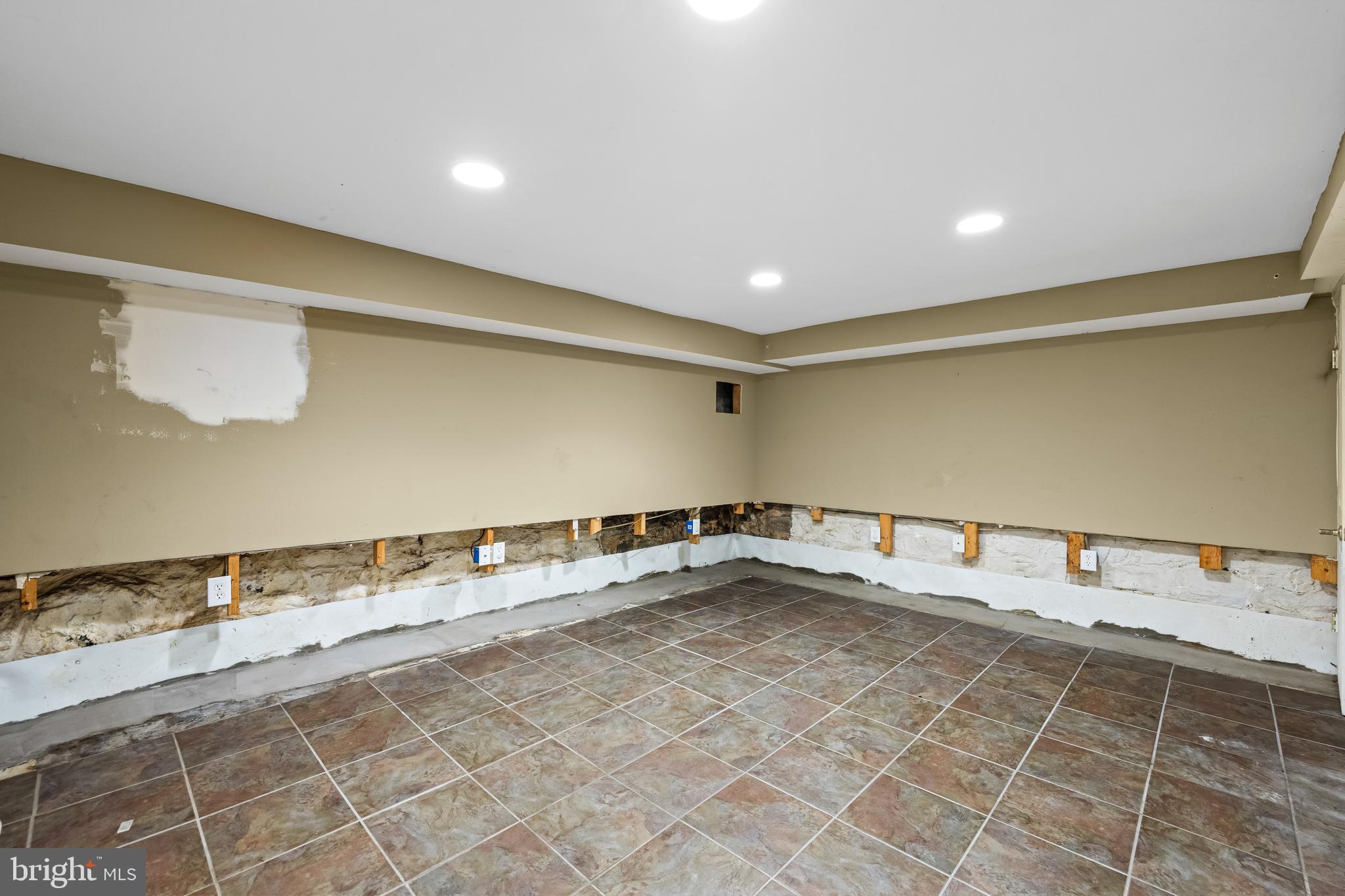 ROLAND PARK - Residential