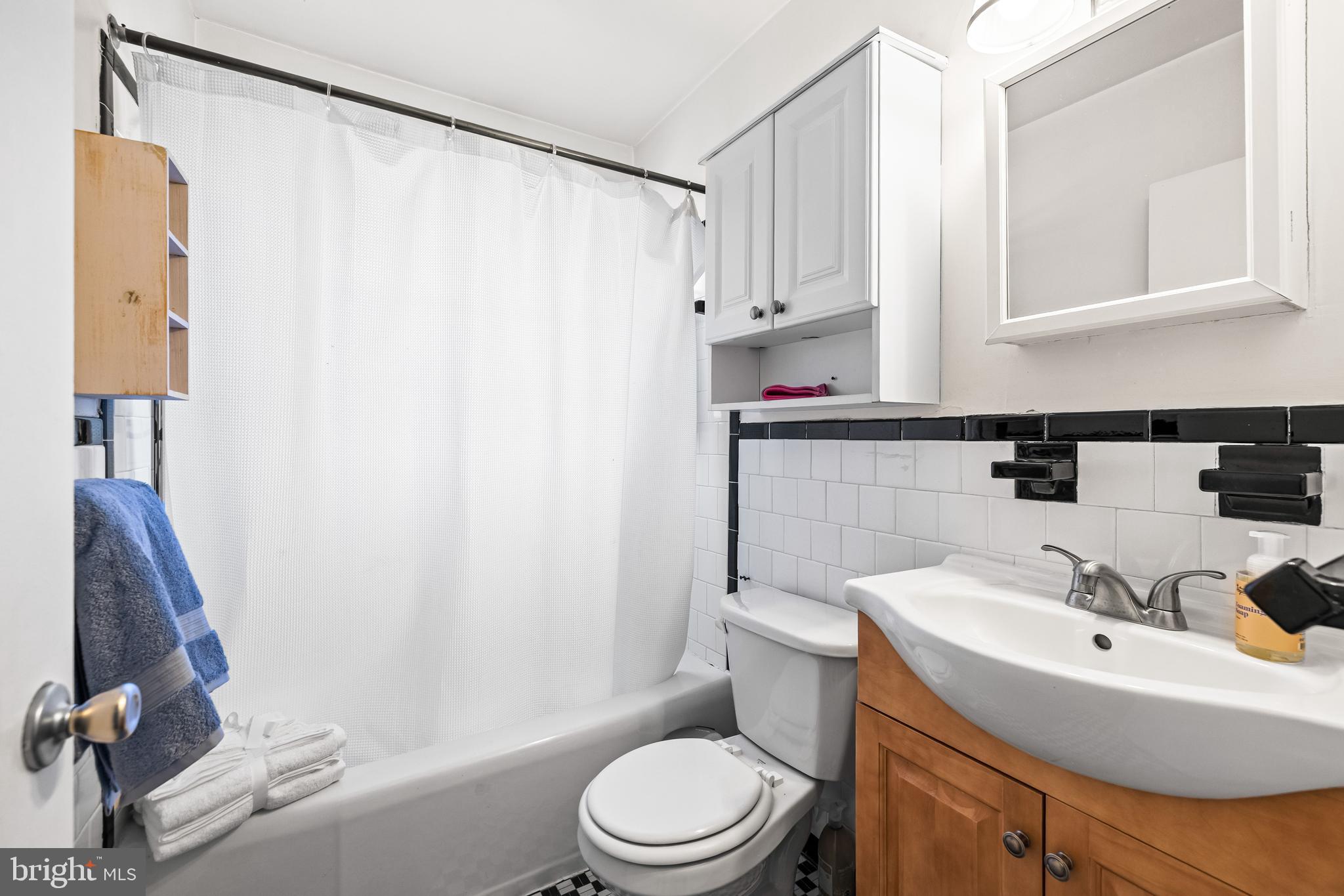 ROLAND PARK - Residential