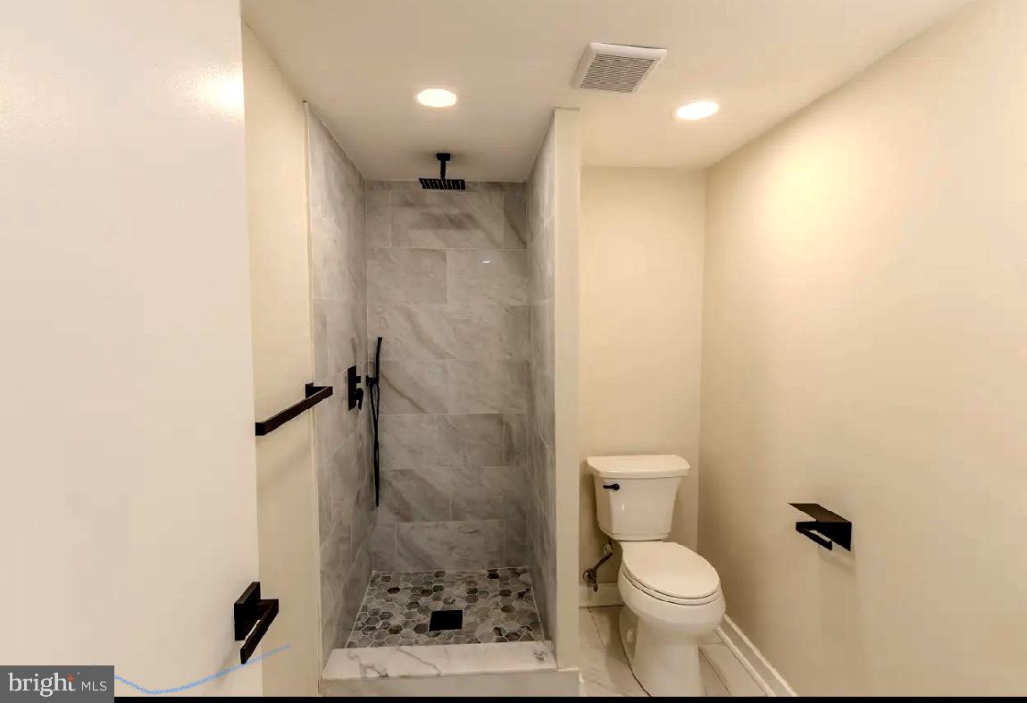 VALLEY STREAM - Residential