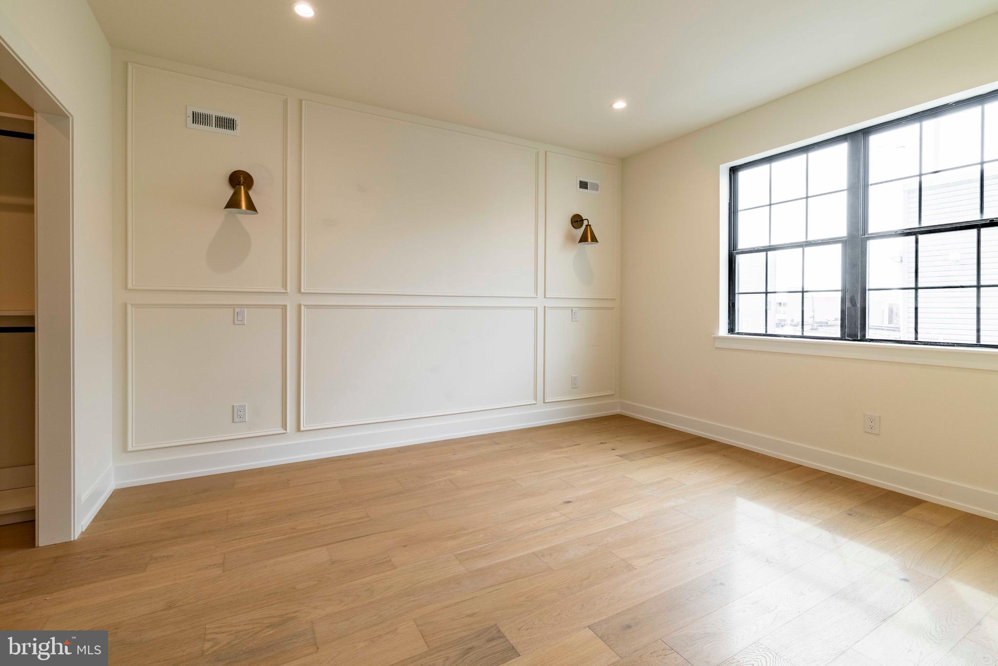 POINT BREEZE - Residential