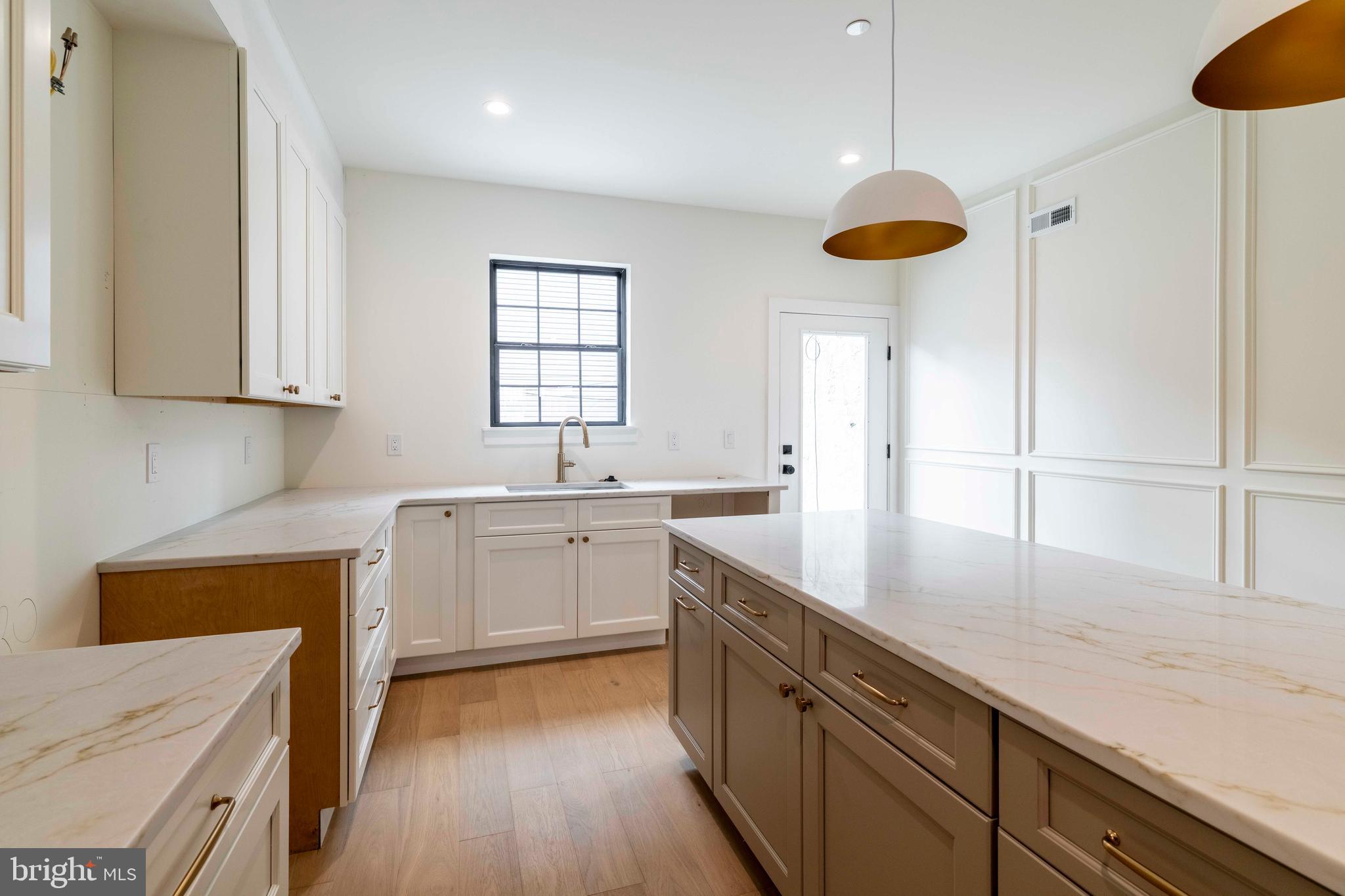 POINT BREEZE - Residential