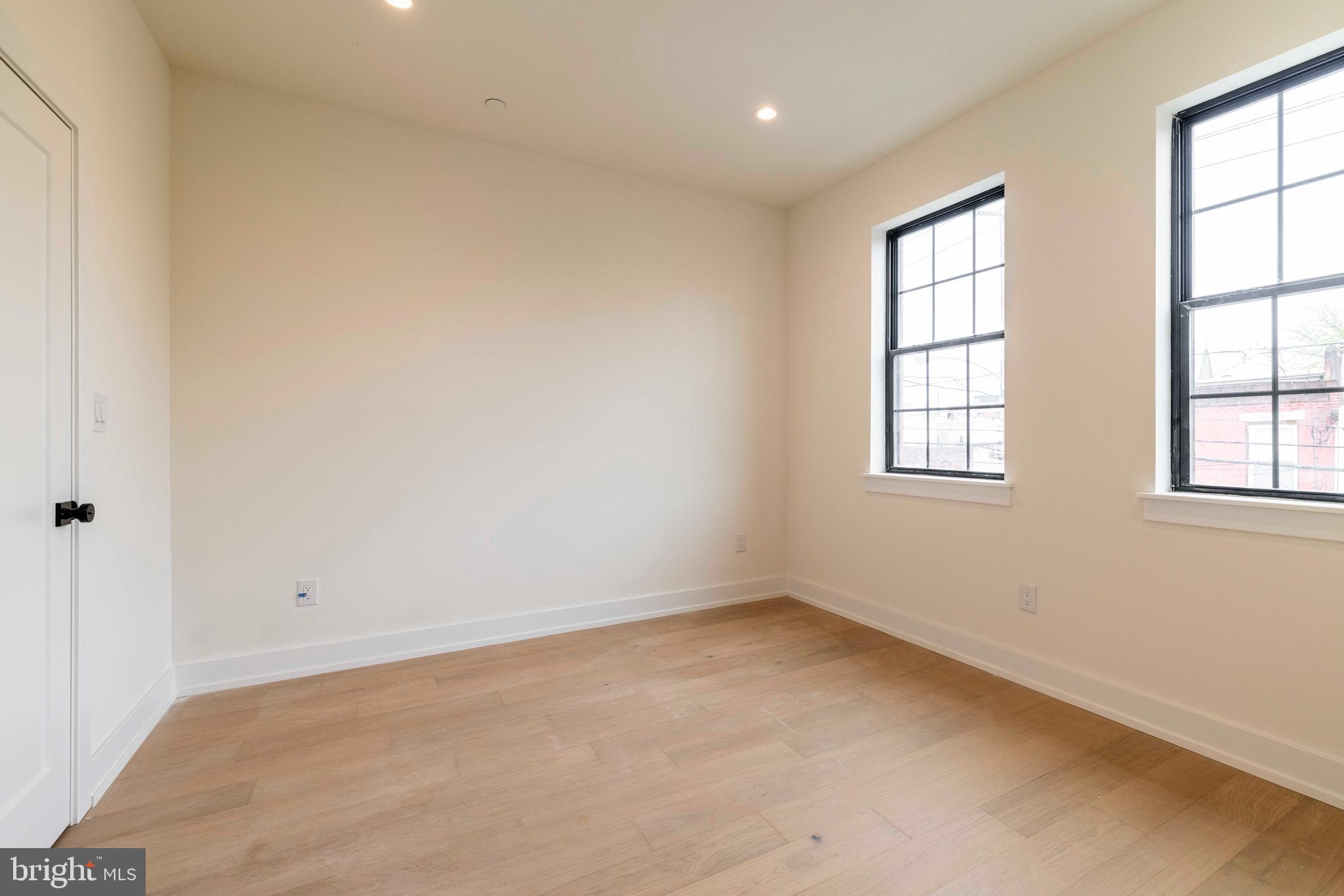 POINT BREEZE - Residential