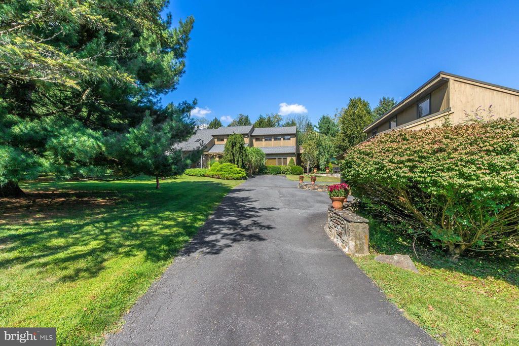 Photo of 2511 Hickory Lane, COOPERSBURG, PA 18036 (MLS # PABU2105672)