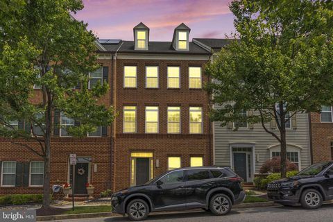 Townhouse For Sale - 7734 Water Street<br/> FULTON, MD 20759