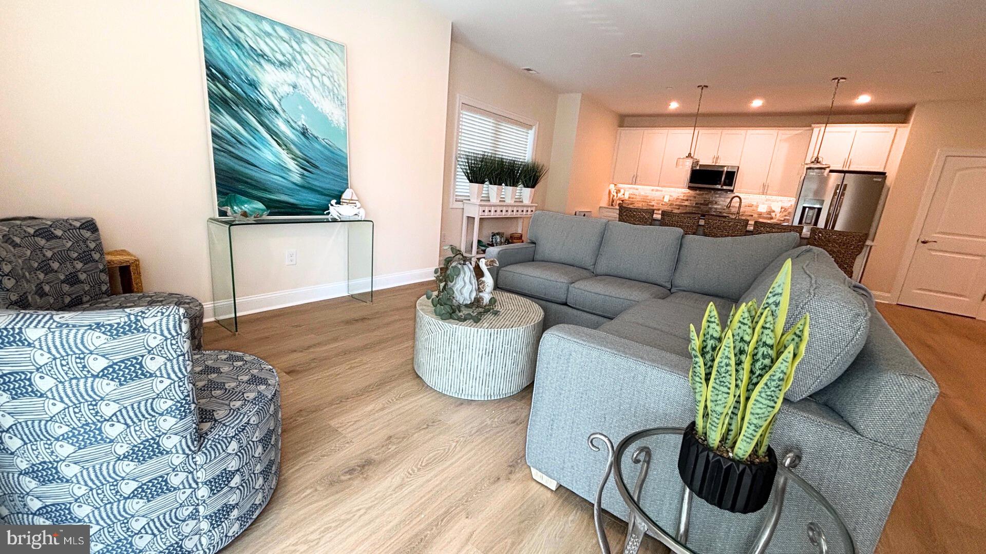 150 E LINCOLN AVE 102