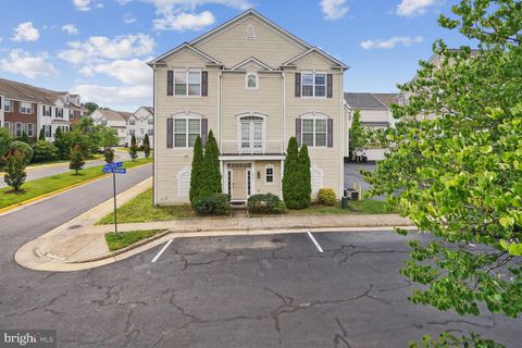 Photo of 5066 Village Fountain Place, CENTREVILLE, VA 20120 (MLS # VAFX2309492)