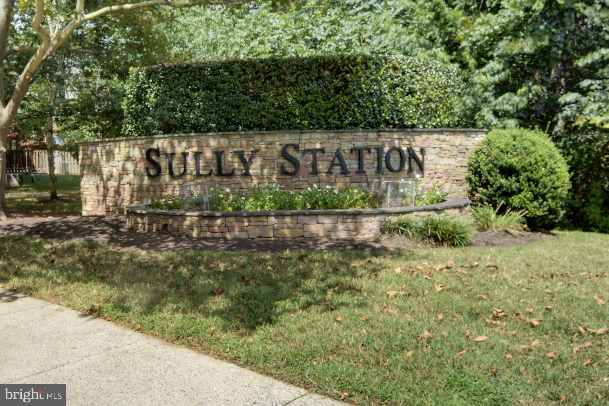 5155 WOODFIELD DRIVE