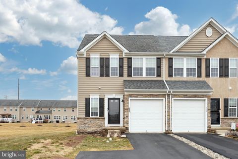 Townhouse For Sale - 110 Fawn Drive<br/> GILBERTSVILLE, PA 19525
