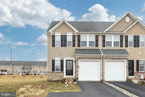 110 Fawn Drive, Gilbertsville, PA MLS: PAMC2169614