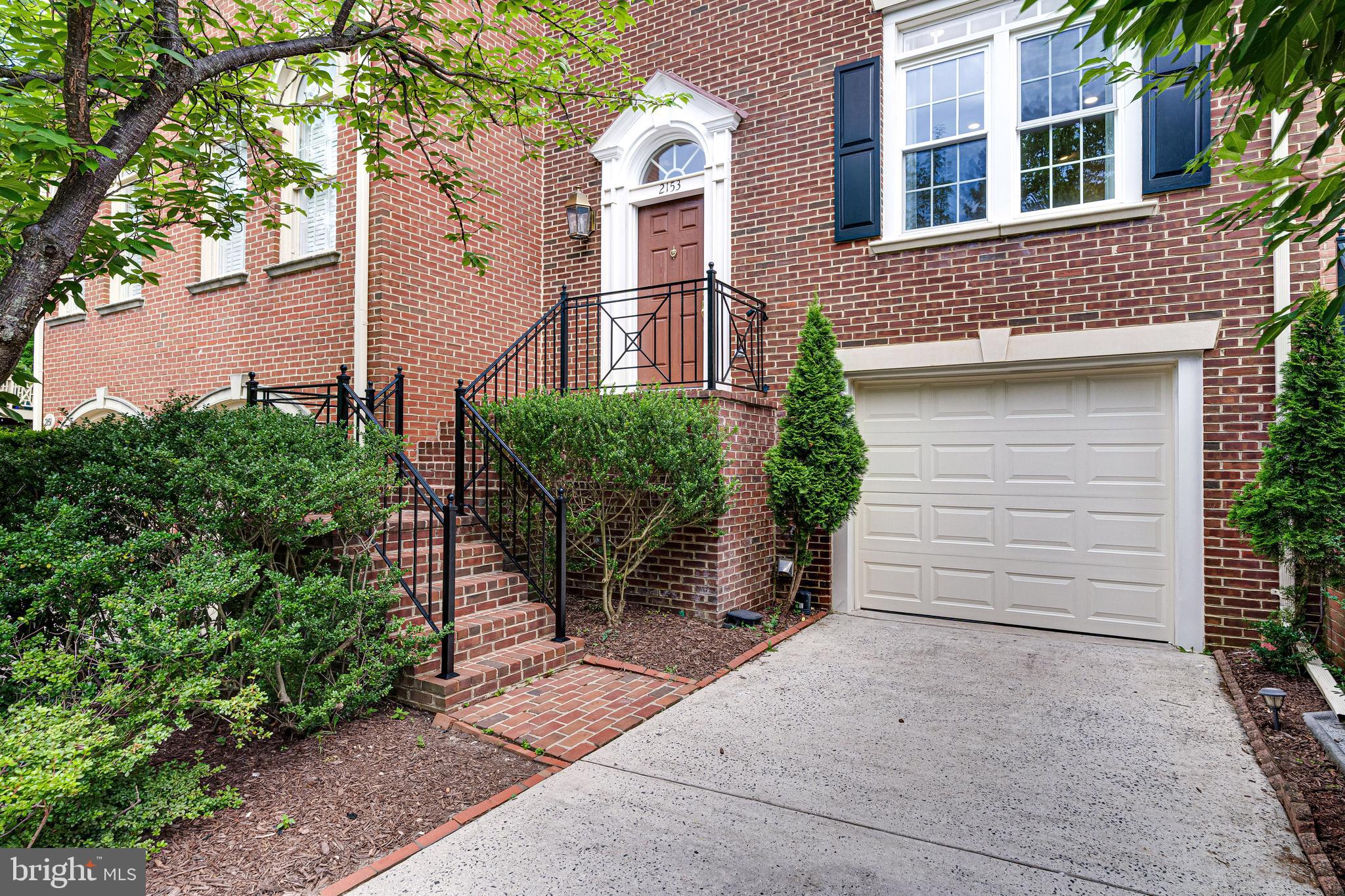 2153 WOLFTRAP COURT