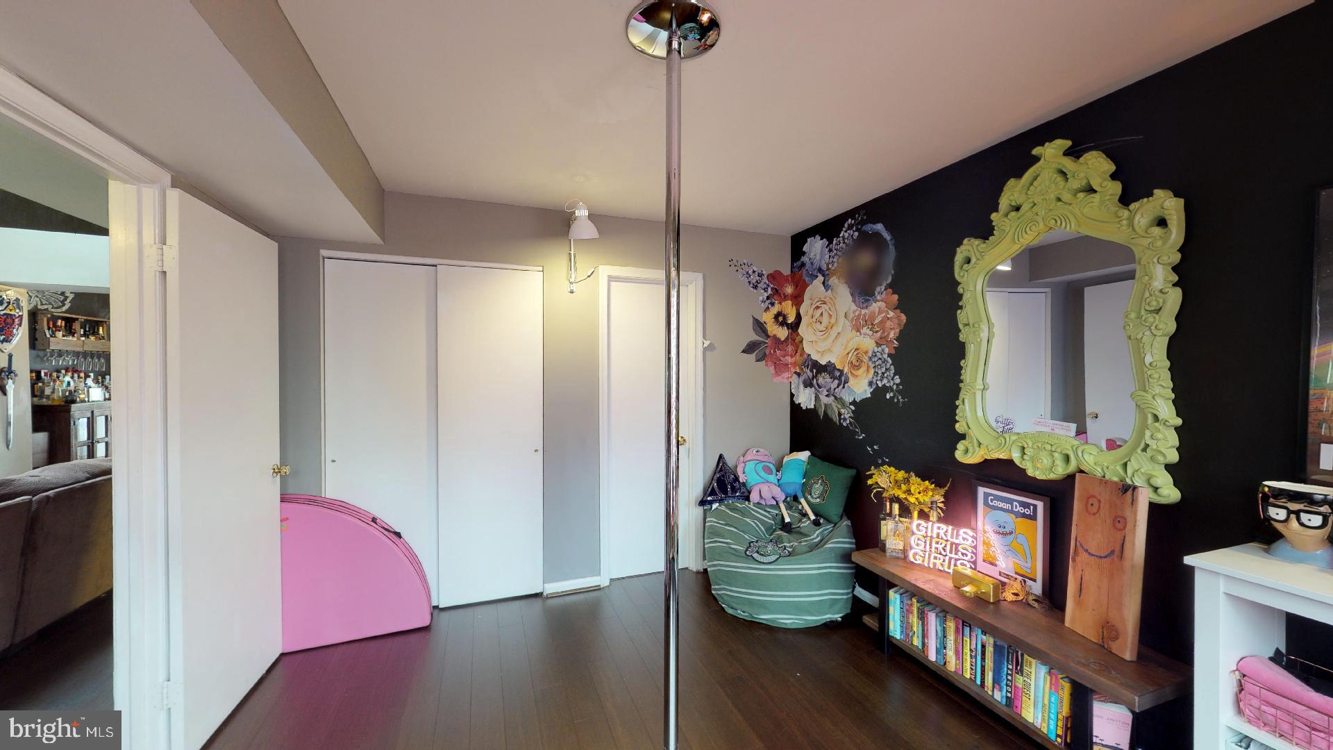 ENFIELD CHASE PLAT FOUR - Residential