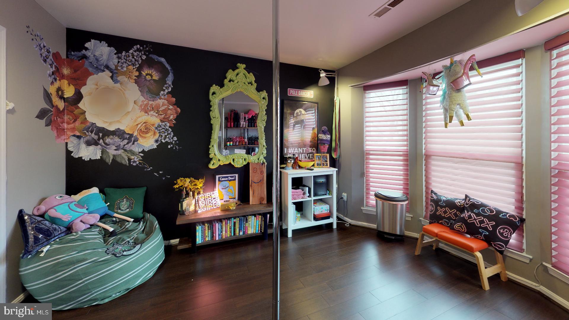 ENFIELD CHASE PLAT FOUR - Residential