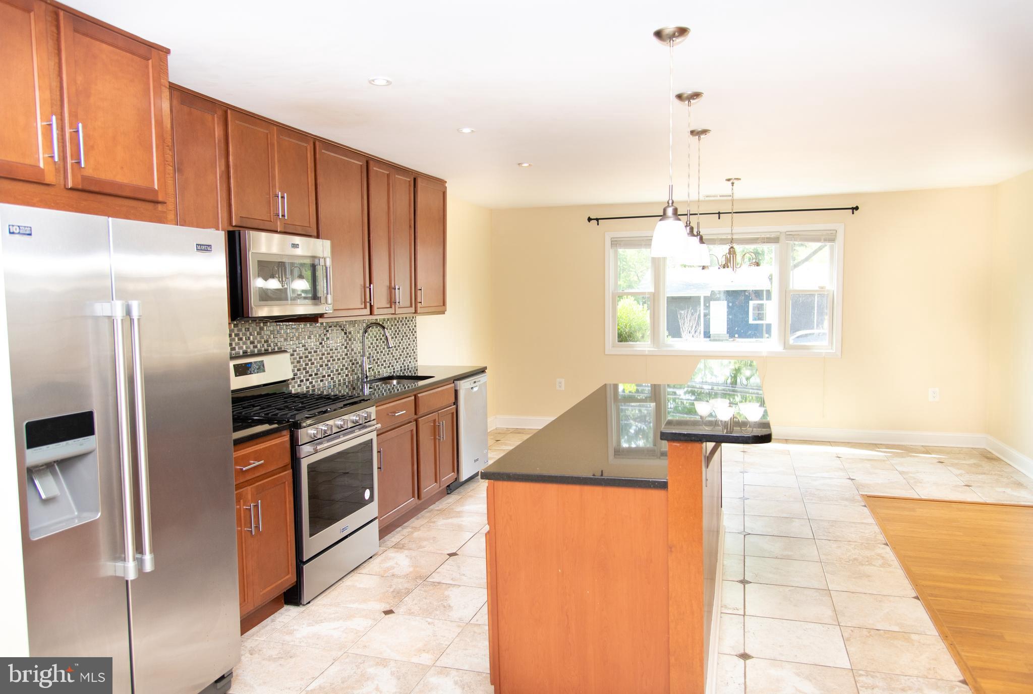 CAROLE HIGHLANDS - Residential