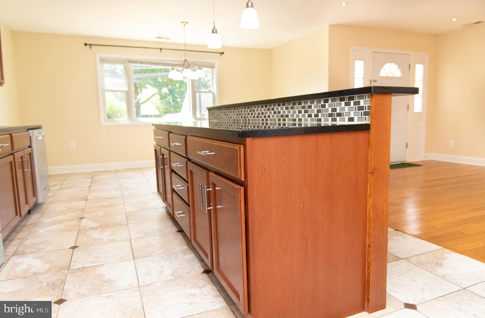 CAROLE HIGHLANDS - Residential