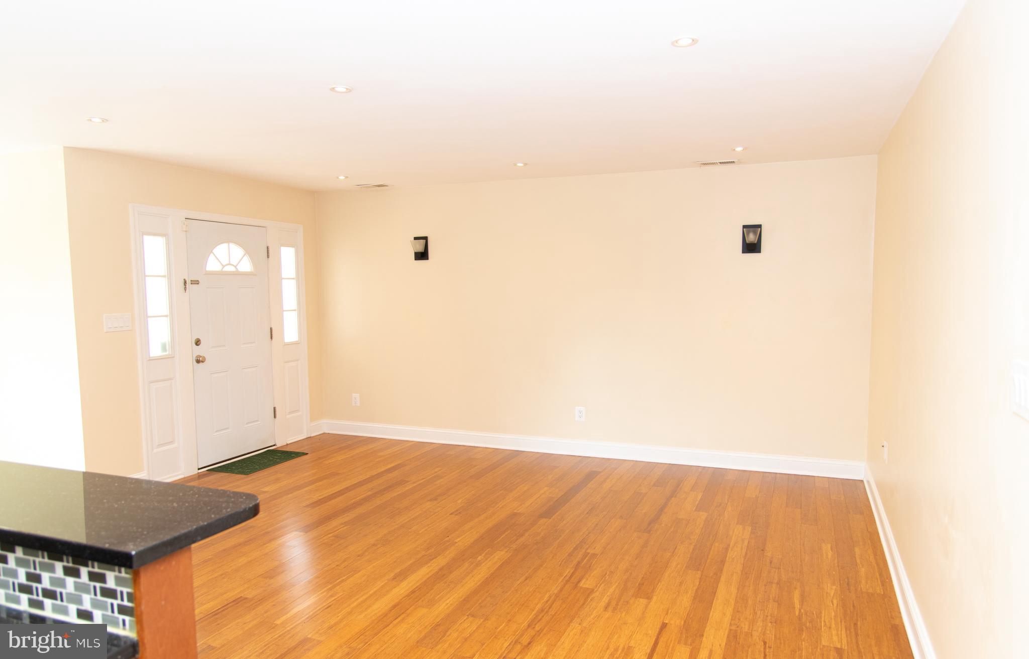 CAROLE HIGHLANDS - Residential