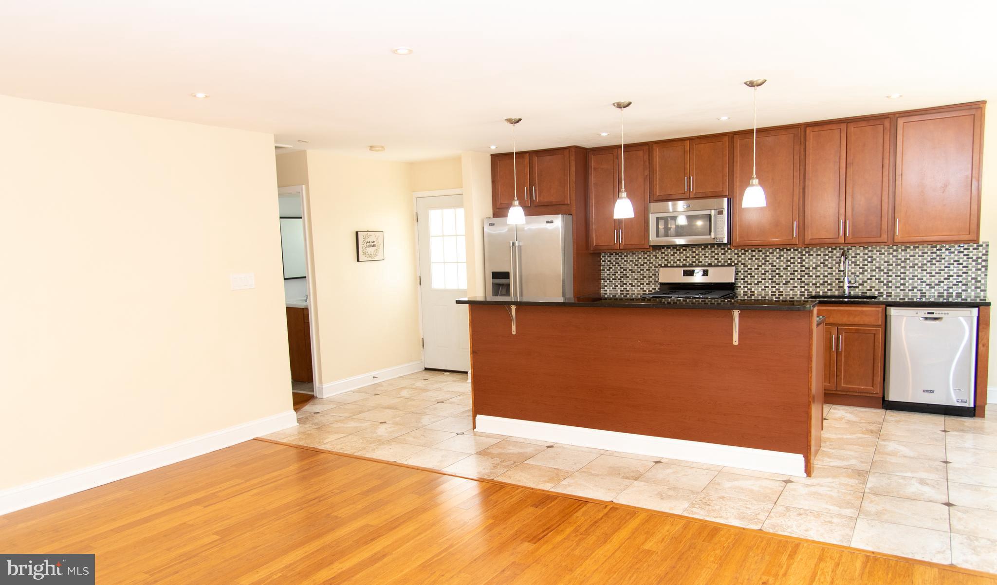 CAROLE HIGHLANDS - Residential