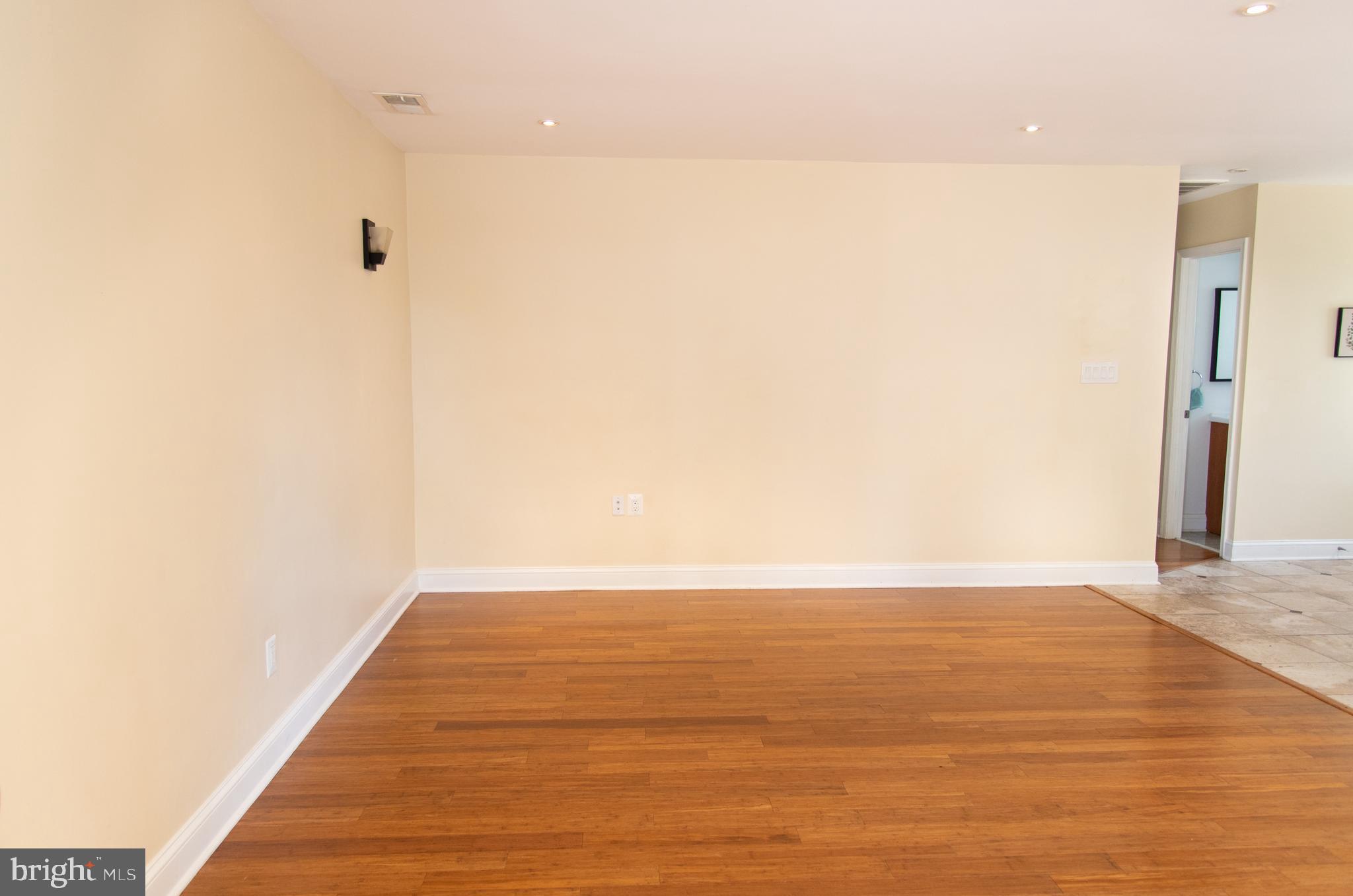 CAROLE HIGHLANDS - Residential