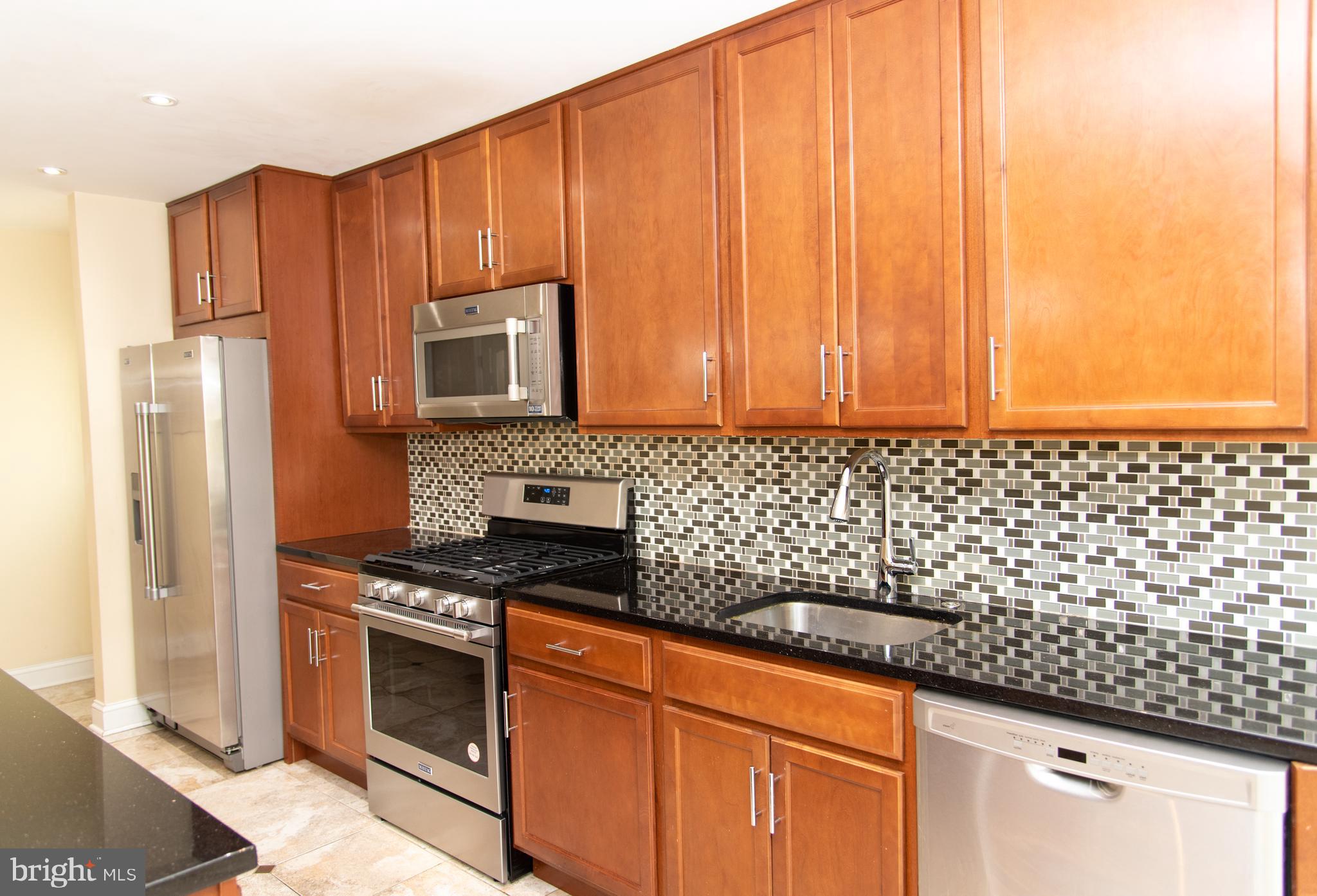 CAROLE HIGHLANDS - Residential