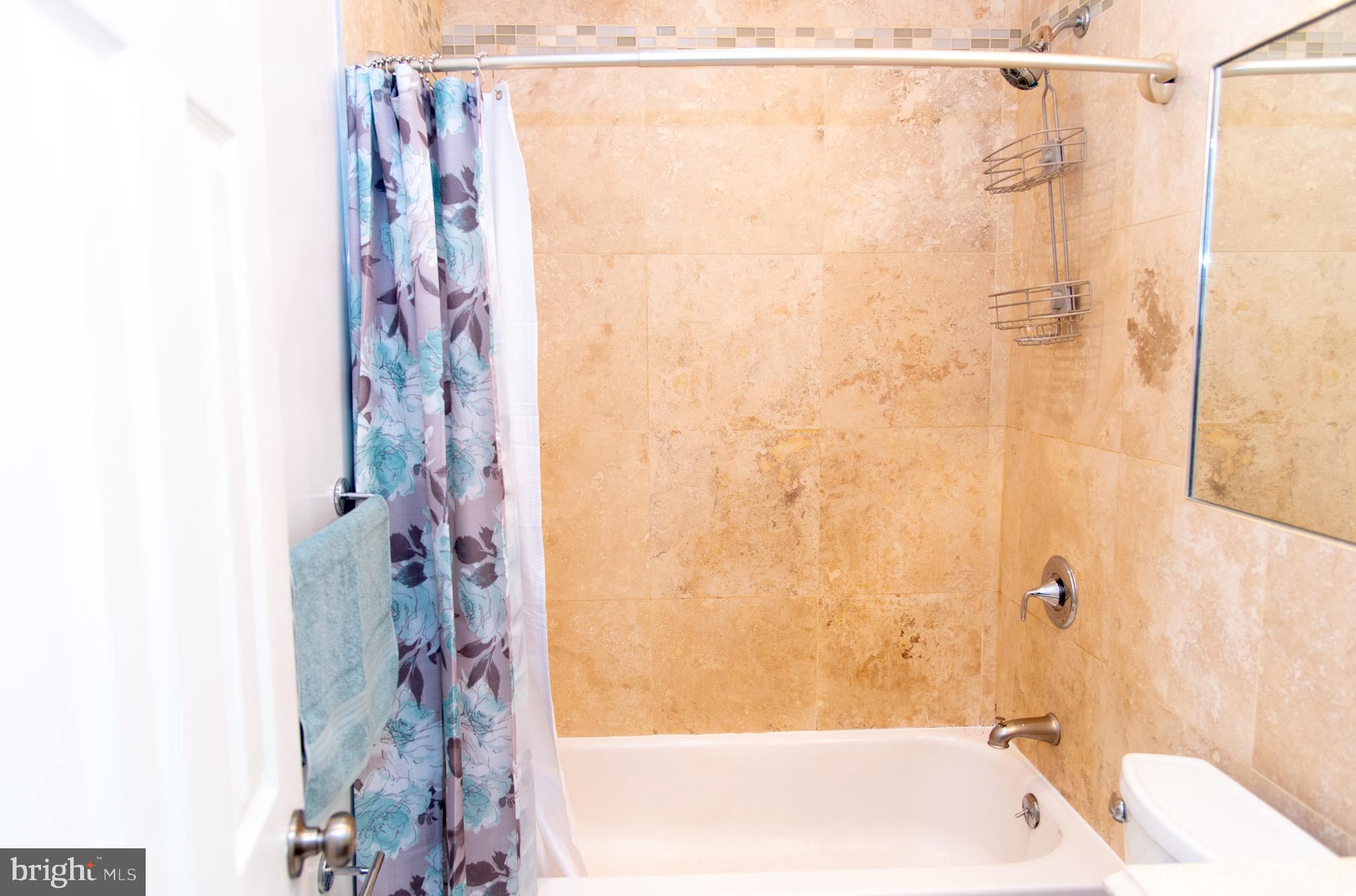 CAROLE HIGHLANDS - Residential