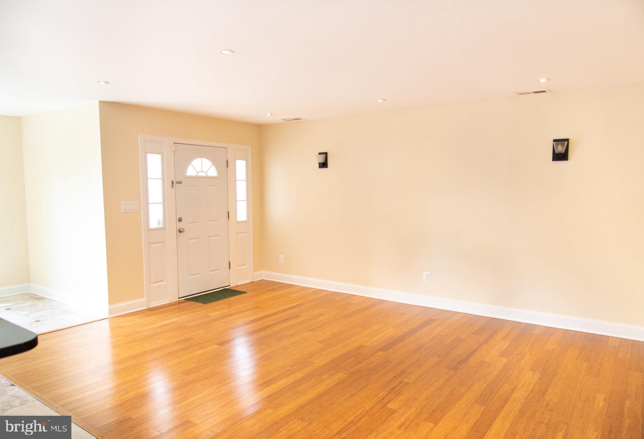 CAROLE HIGHLANDS - Residential