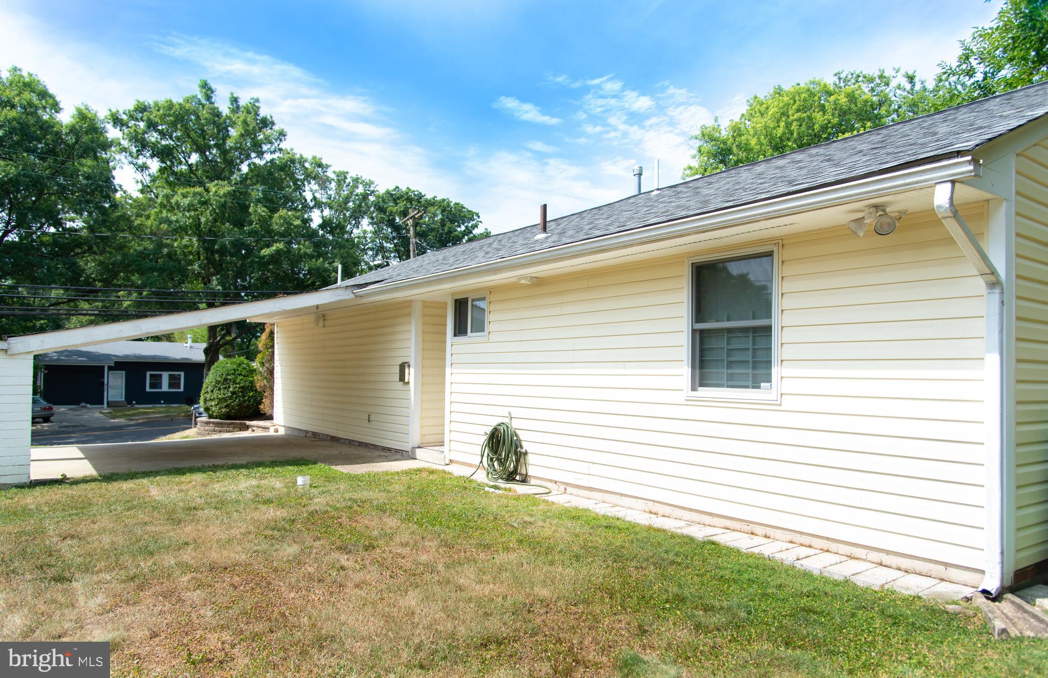 CAROLE HIGHLANDS - Residential