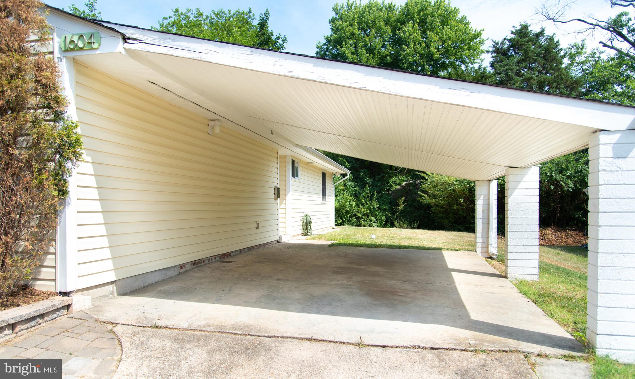 CAROLE HIGHLANDS - Residential