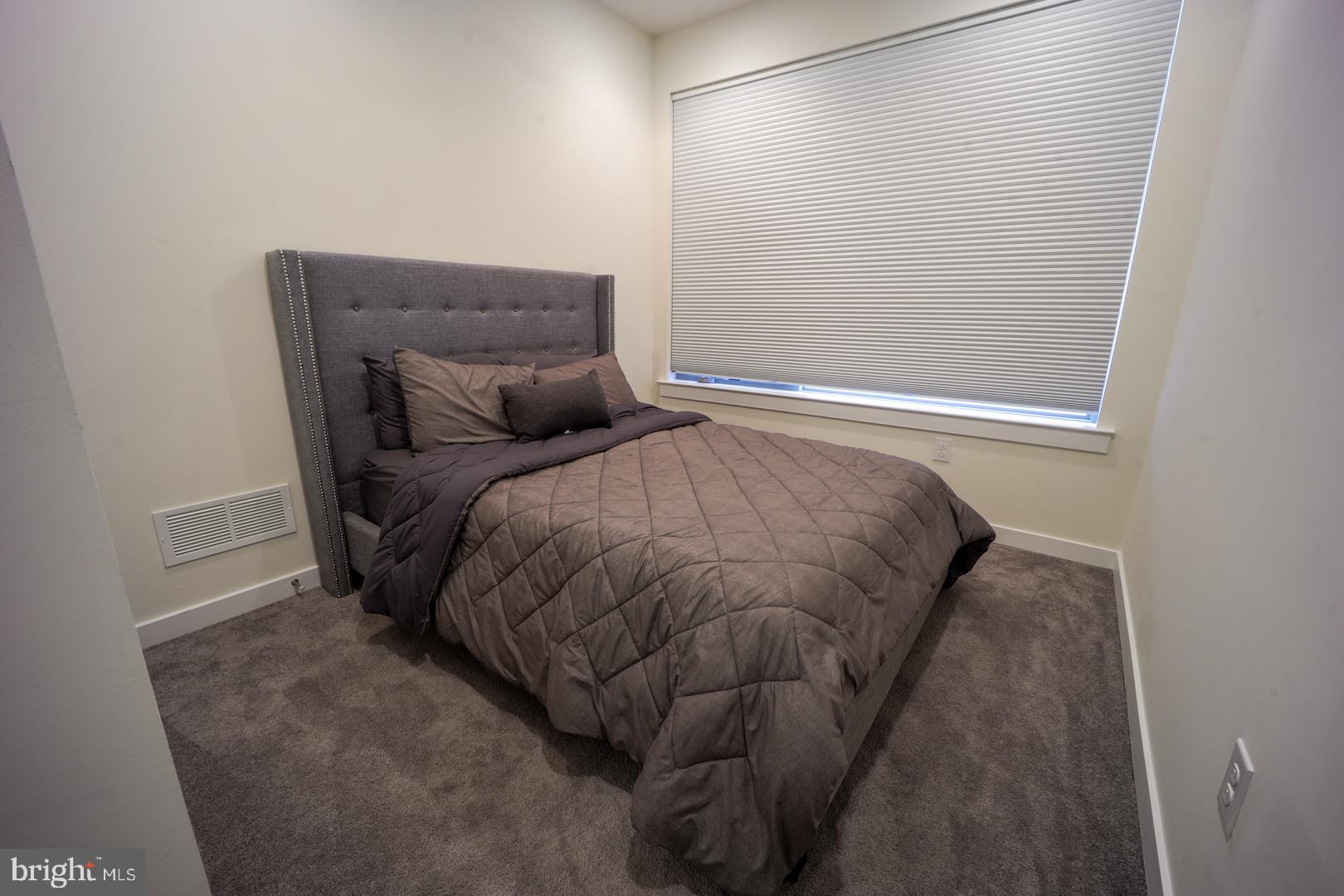 EAST KENSINGTON - Residential Lease