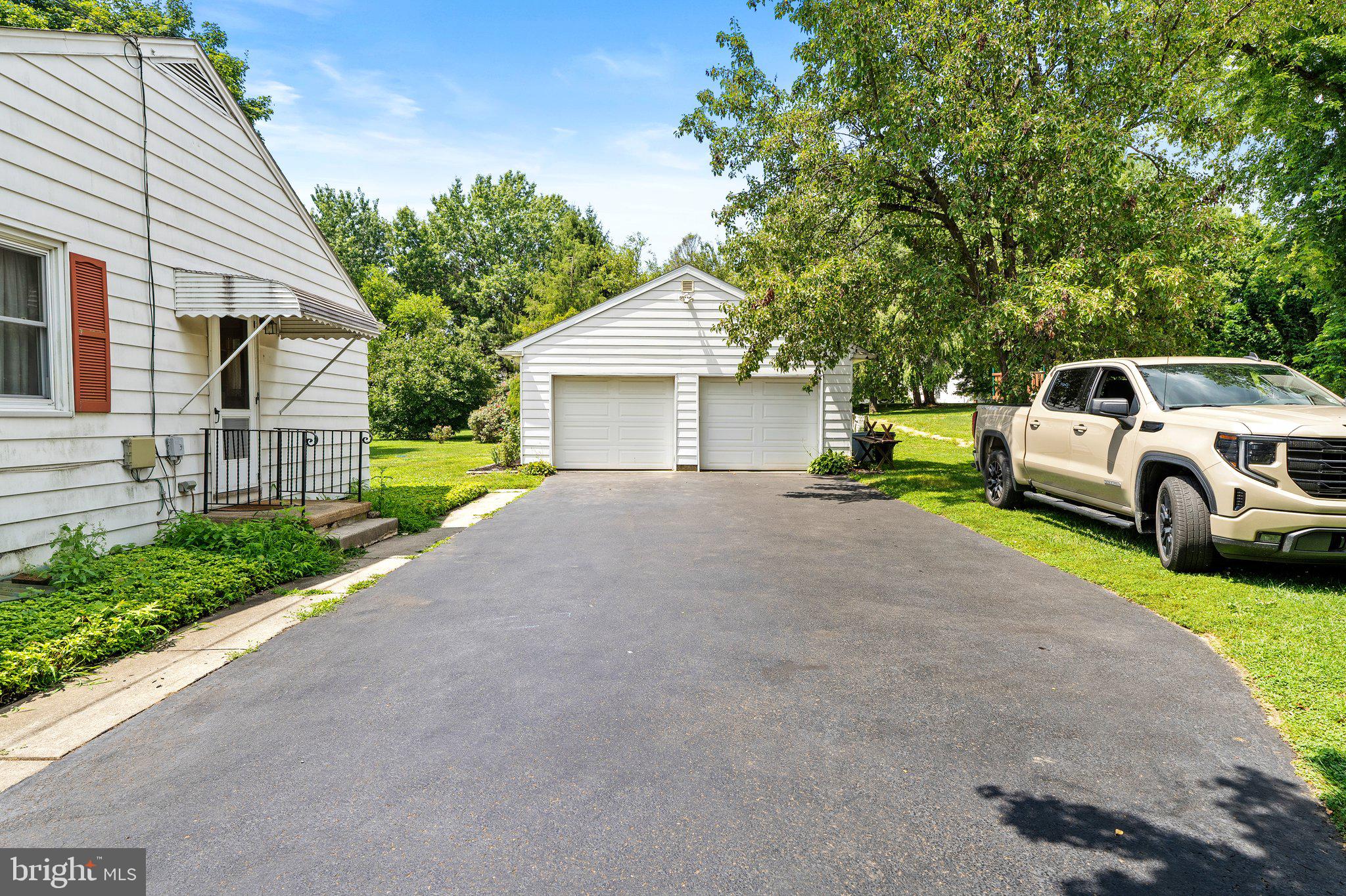 836 OLD YORK ROAD