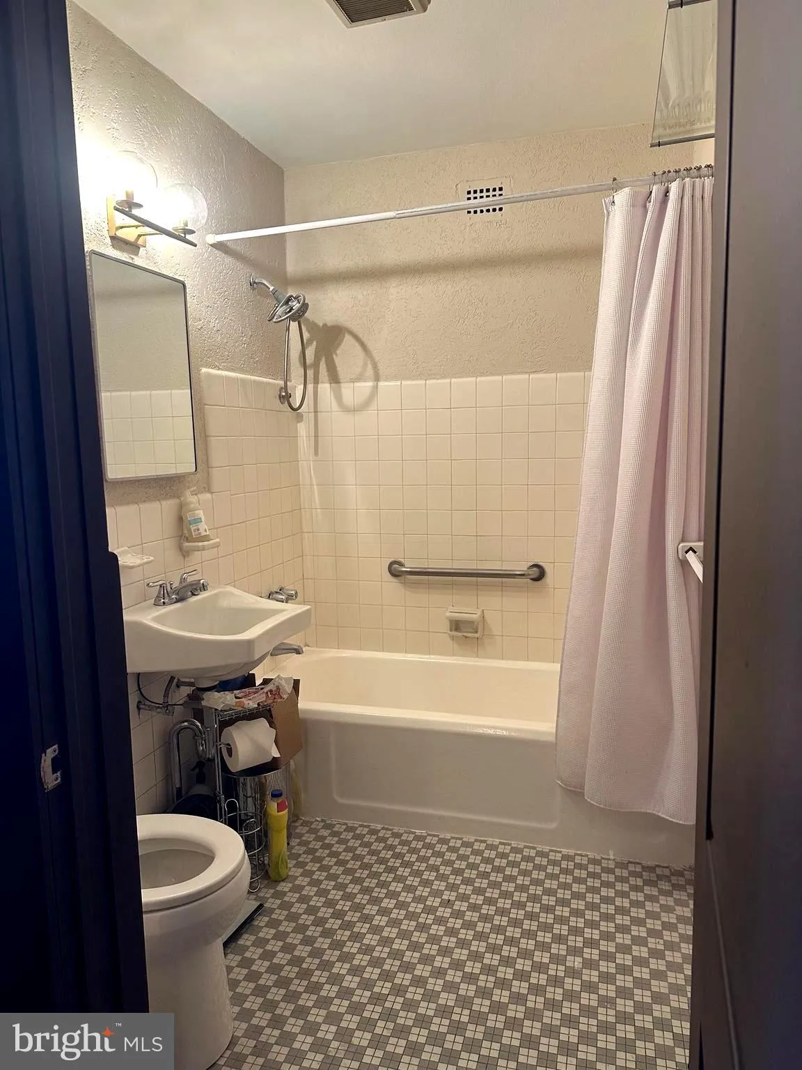 Philadelphia, Pennsylvania 19130, United States, 1 Bedroom Bedrooms, ,1 BathroomBathrooms,Residential,Active,94038