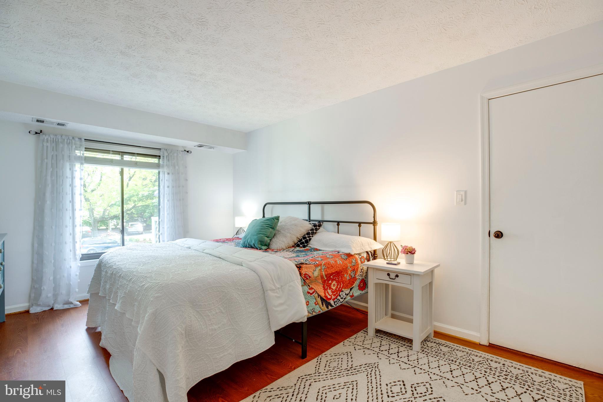 HUNTERS CROSSING - Residential