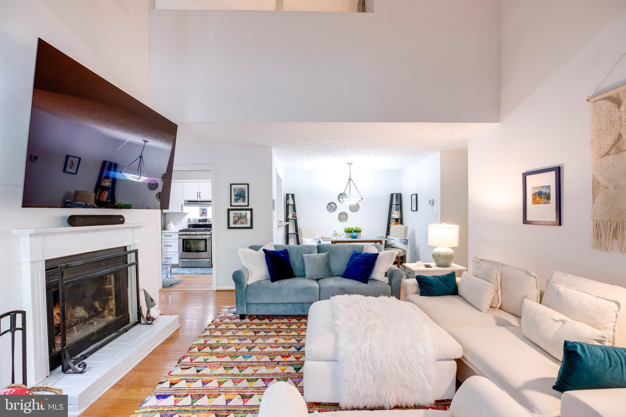 HUNTERS CROSSING - Residential