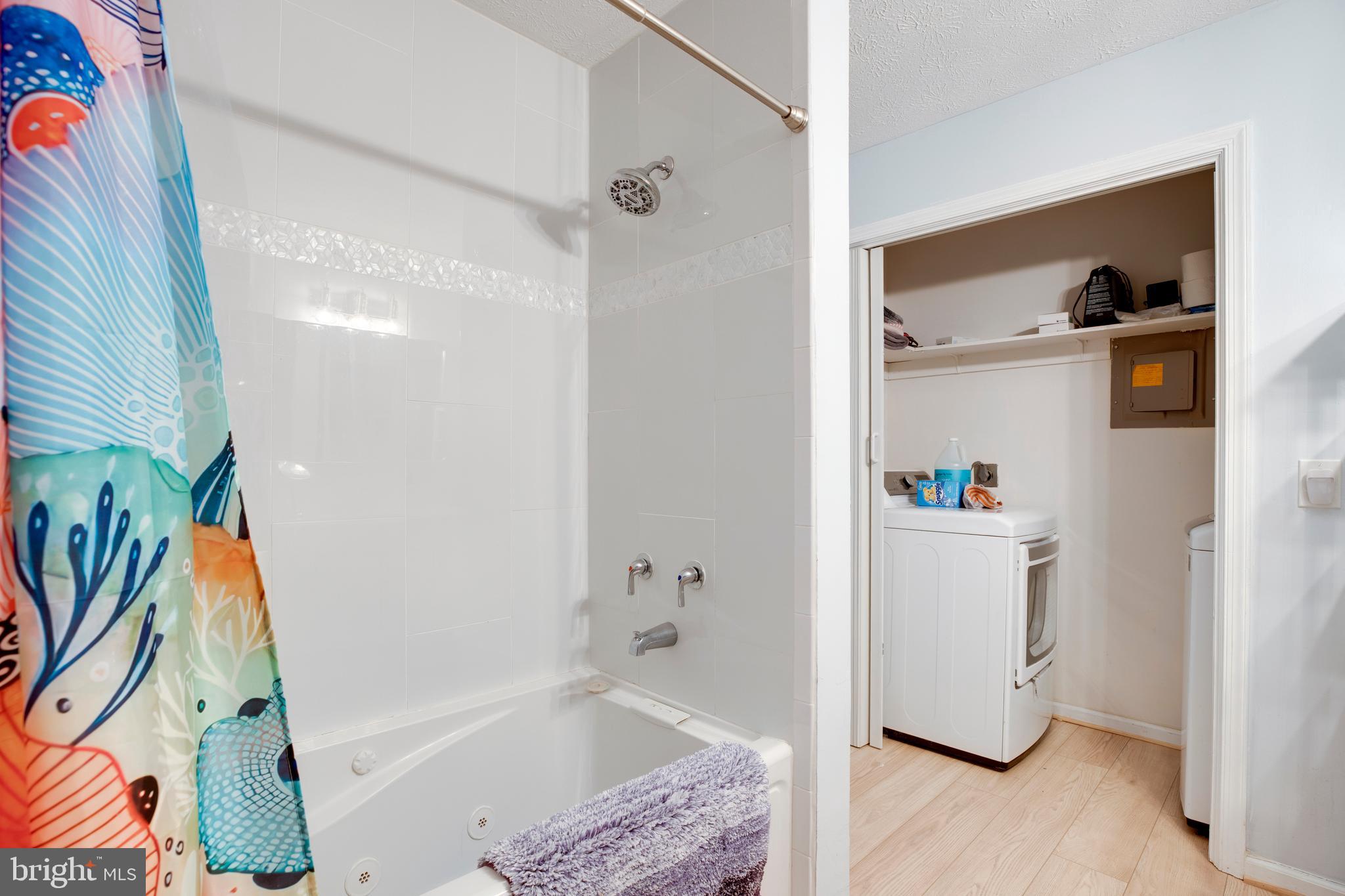 HUNTERS CROSSING - Residential