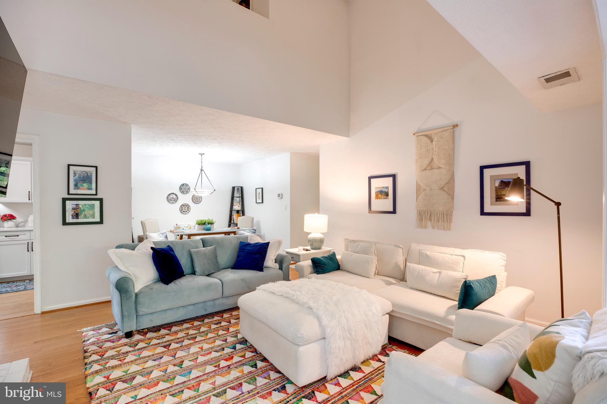 HUNTERS CROSSING - Residential