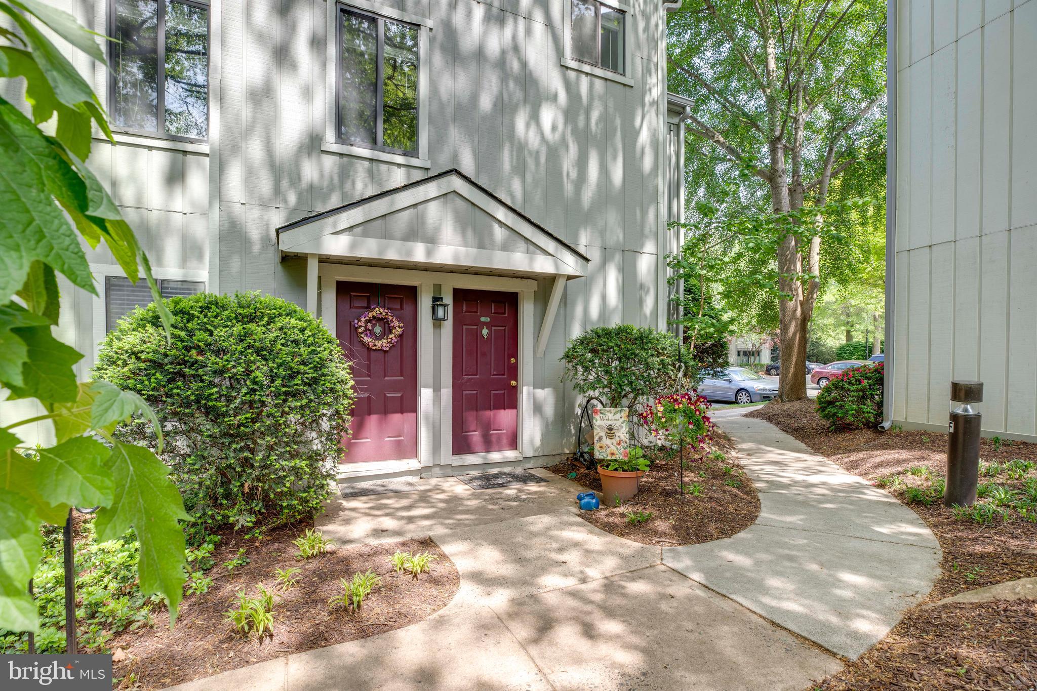 HUNTERS CROSSING - Residential