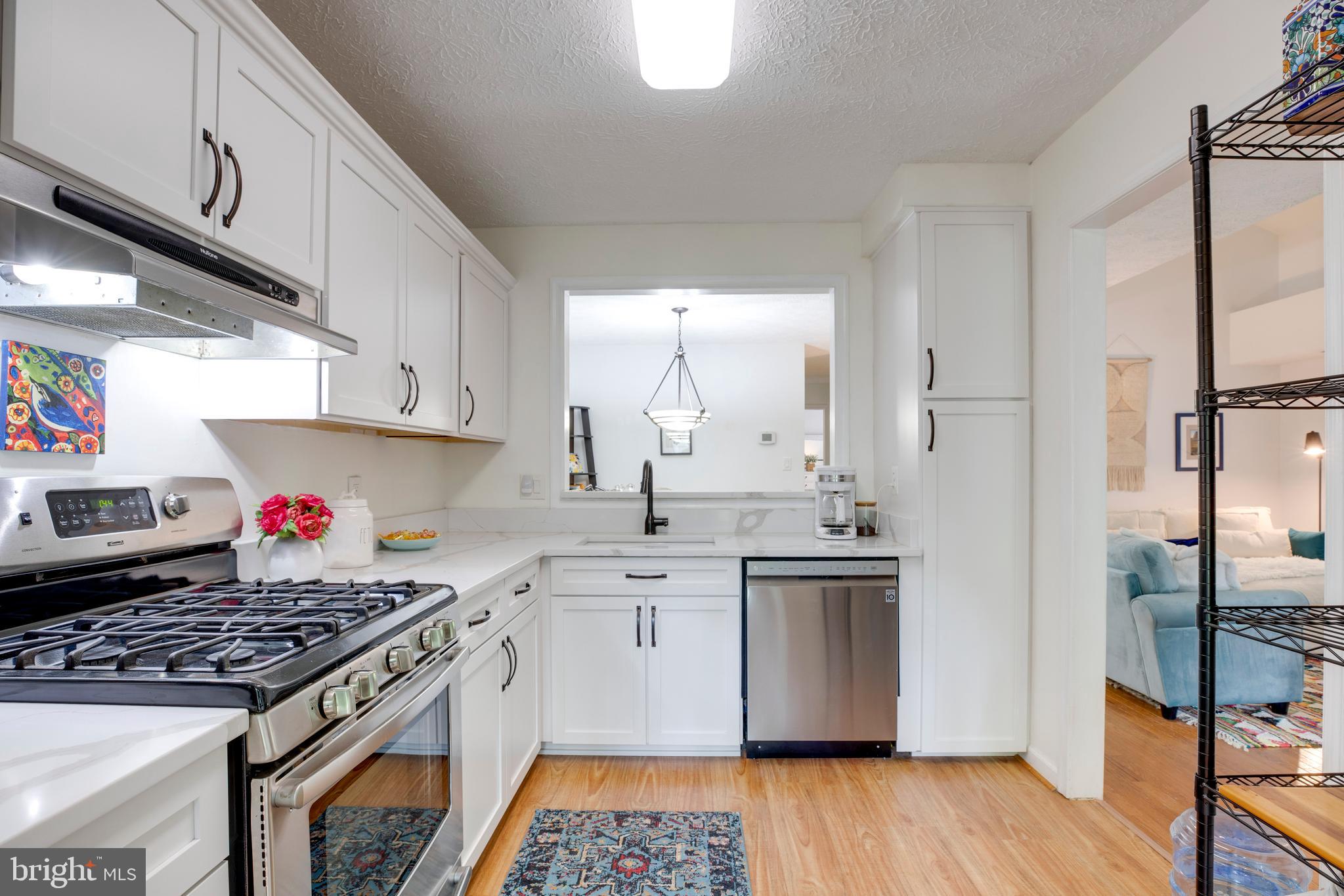 HUNTERS CROSSING - Residential