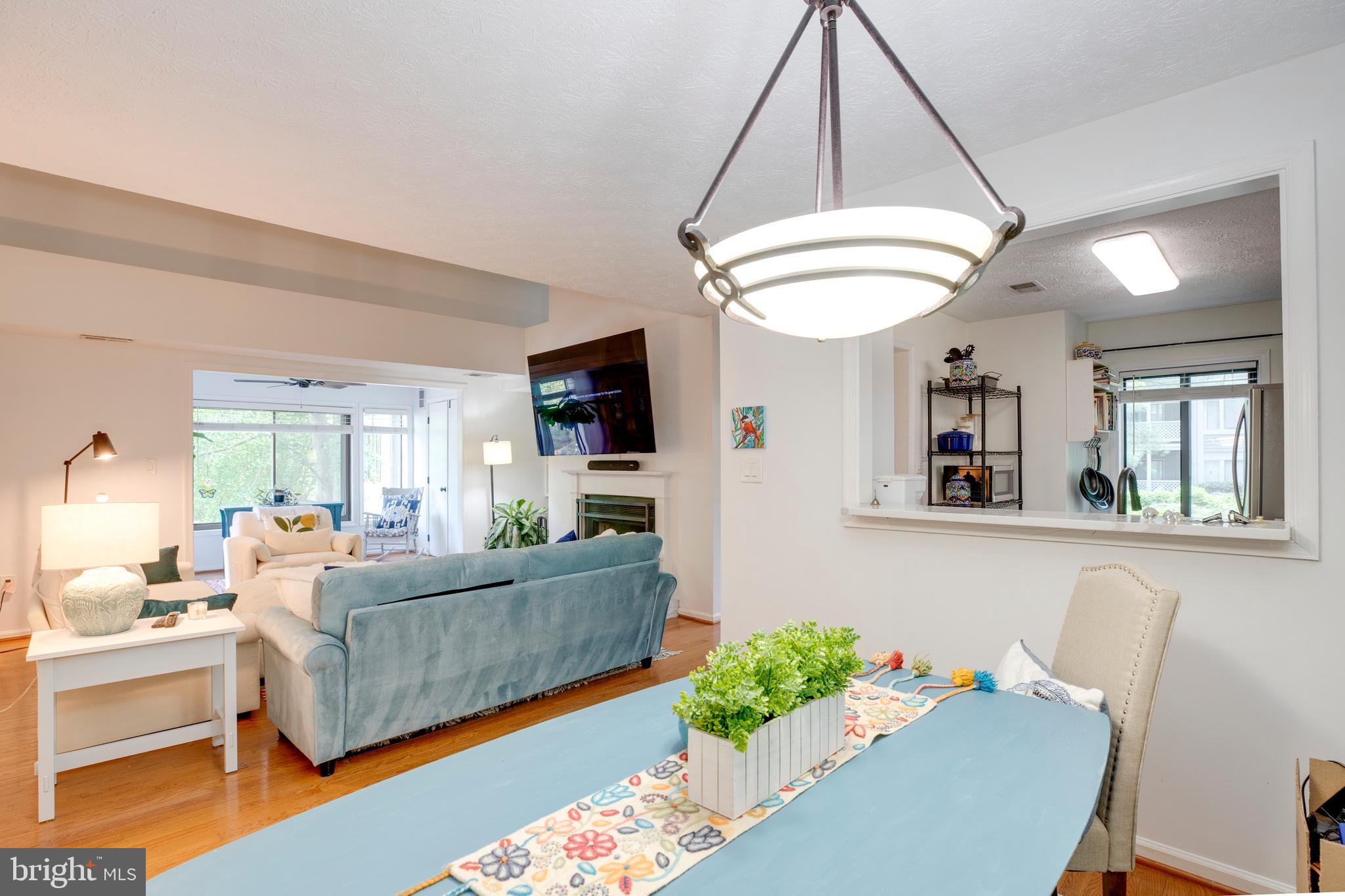 HUNTERS CROSSING - Residential