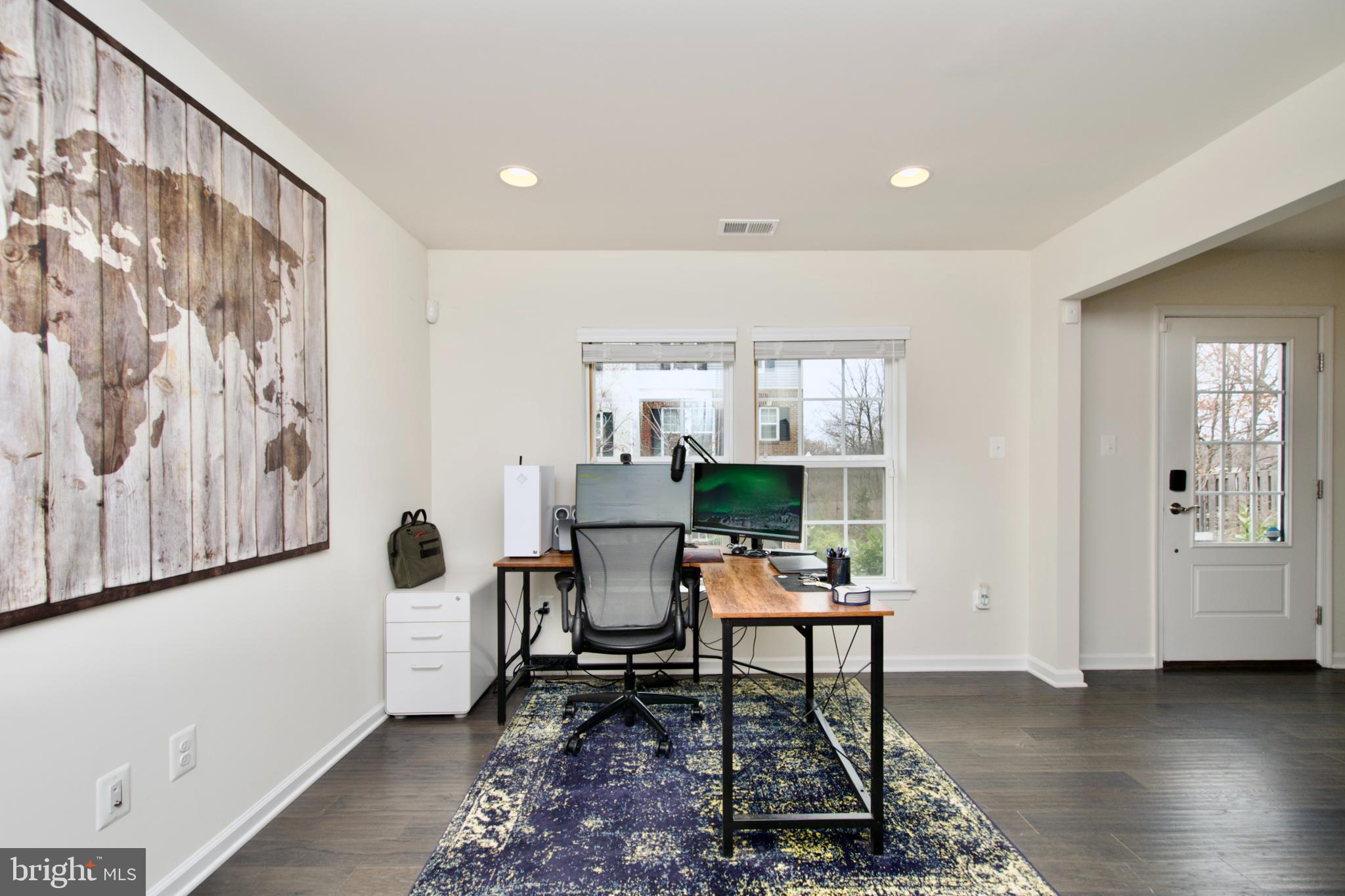 METRO POINTE - Residential