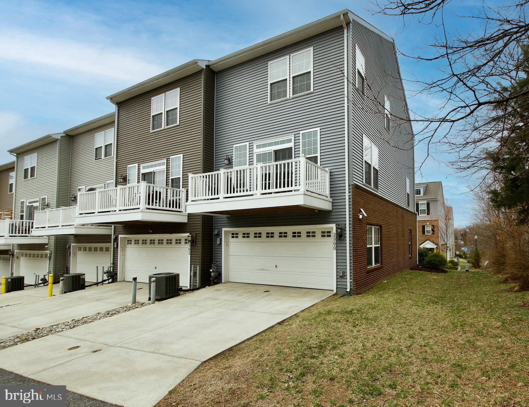 METRO POINTE - Residential