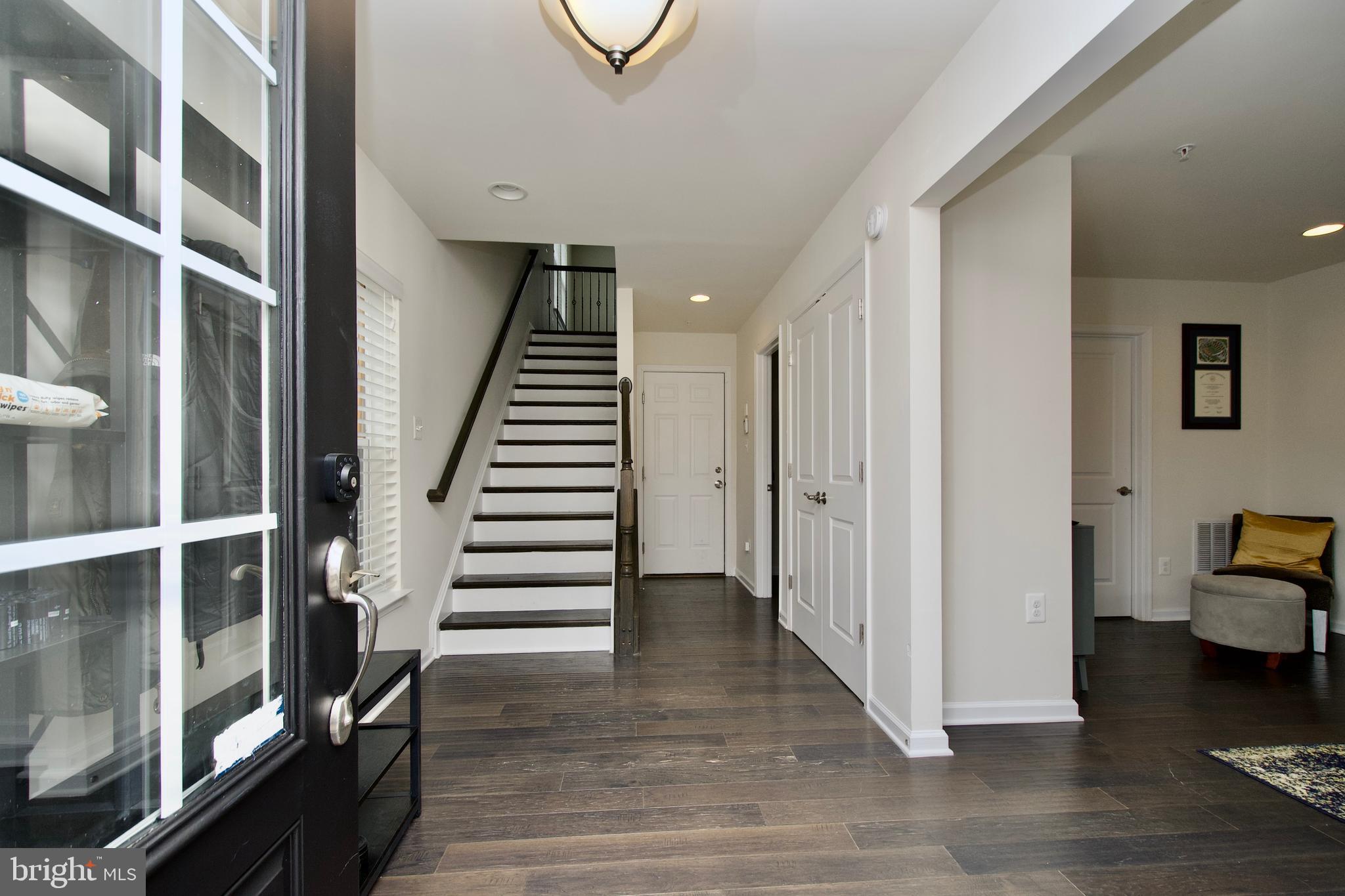 METRO POINTE - Residential