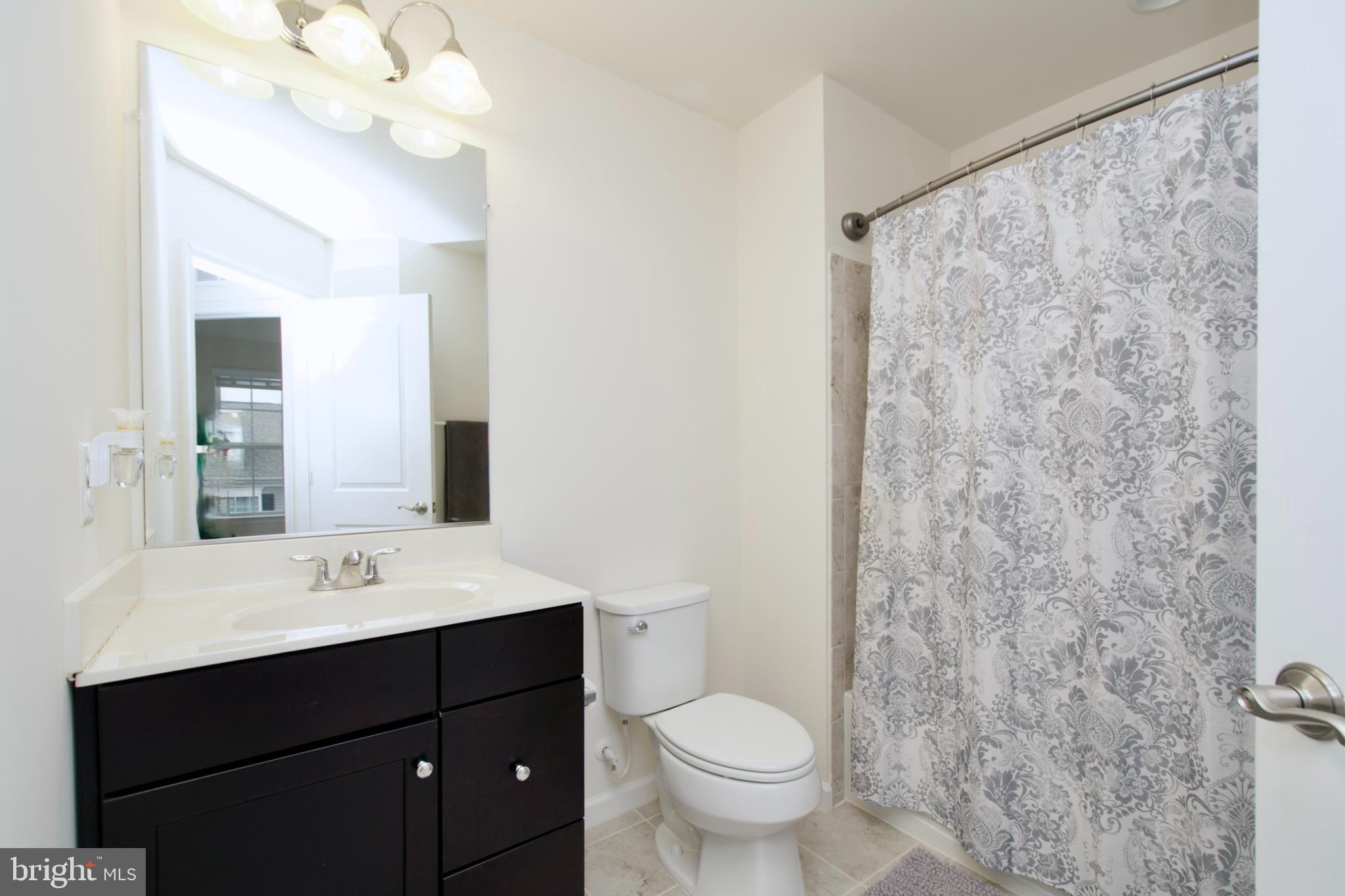 METRO POINTE - Residential