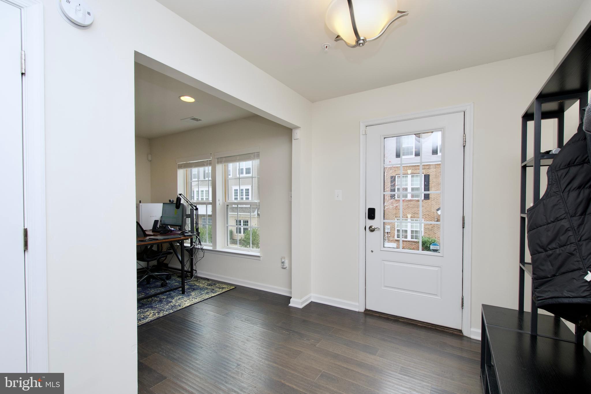 METRO POINTE - Residential