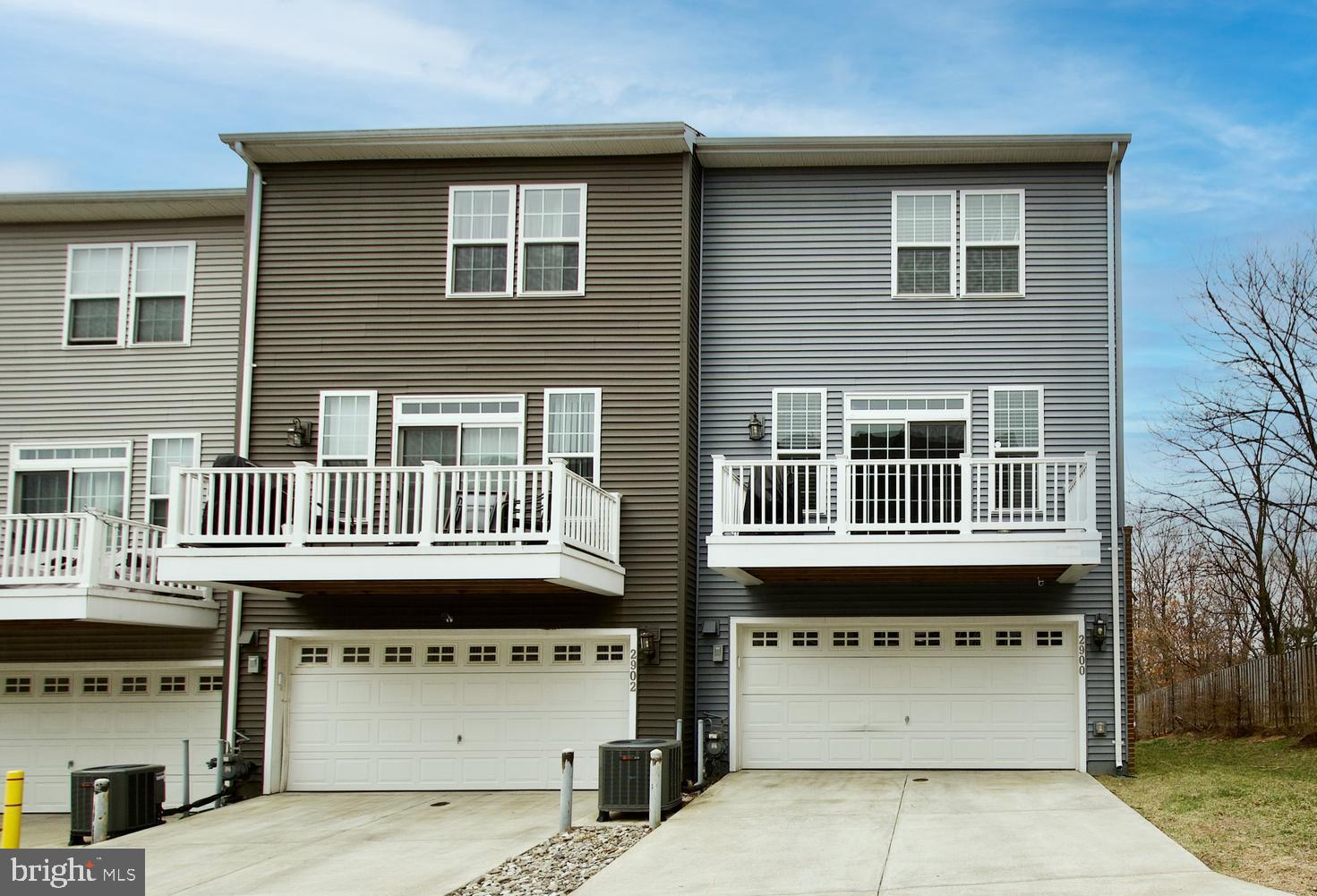 METRO POINTE - Residential