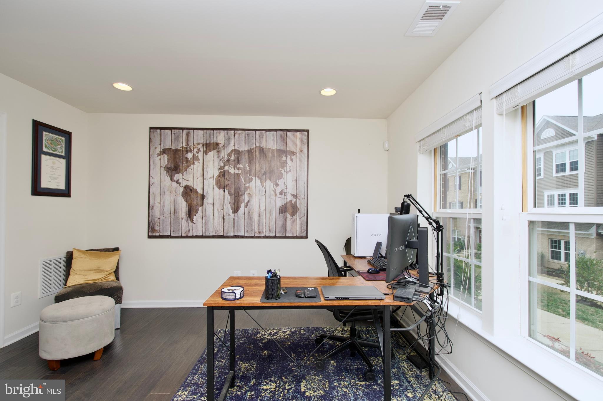 METRO POINTE - Residential