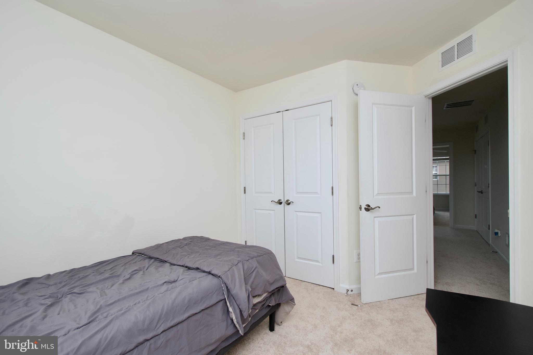 METRO POINTE - Residential