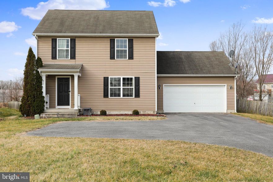 3 Bedroom 2.5 Bath Colonial on over .5 acre of land with a fenced rear yard and deck! 2 car front load garage. Main level features and open floorplan with large Living Room, Kitchen with stainless appliance package, and adjoining Dining area. Upper level has all three bedrooms including the Primary Owner's Suite with attached private bath and walk in closet.