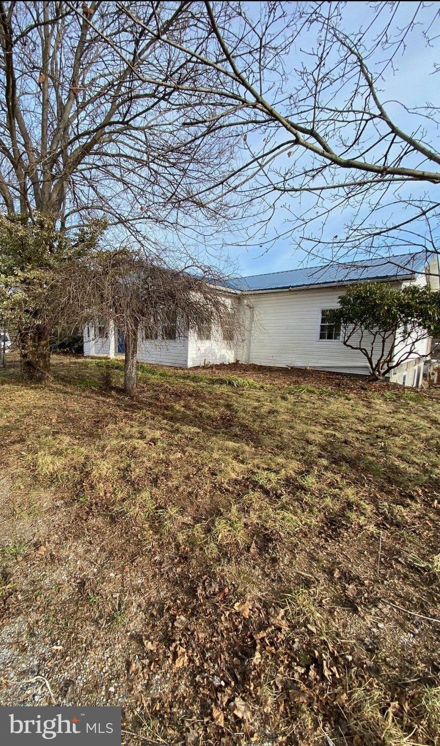 Selling "AS IS-WHERE IS". CASH will be the best offer. Sellers make no repairs or representations to the condition of any mechanicals in or on the property. Purchasers must perform DUE DILIGENCE prior to final purchase.