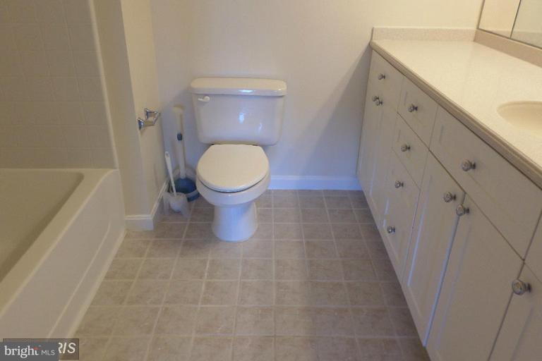 NORTHAMPTON PLACE - Residential Lease