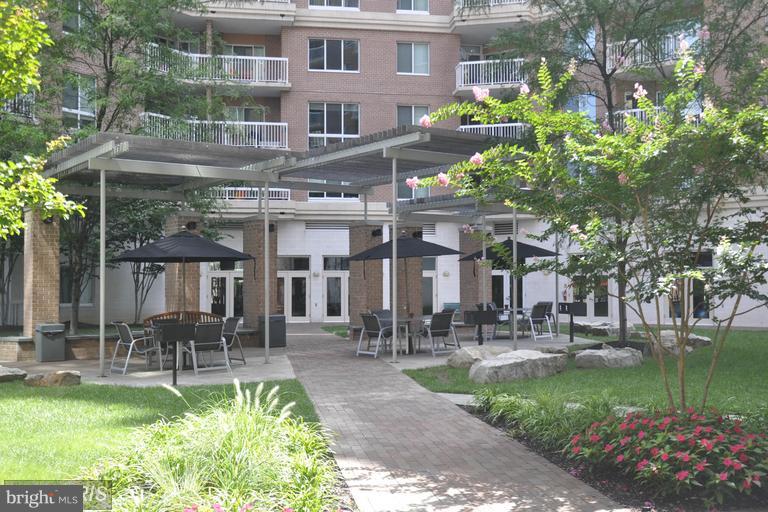 NORTHAMPTON PLACE - Residential Lease