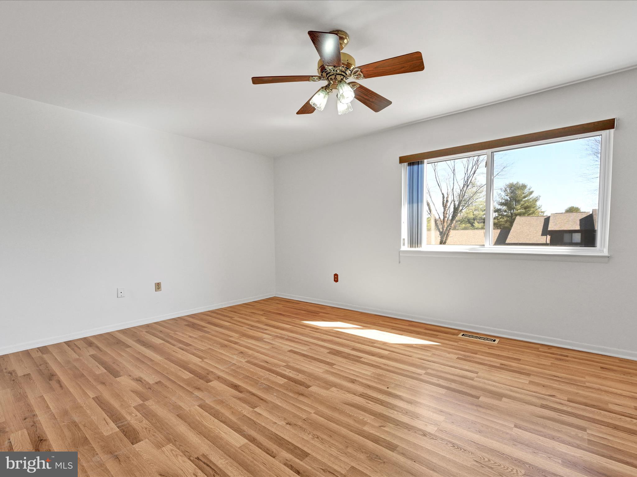 PINE BROOK - Residential