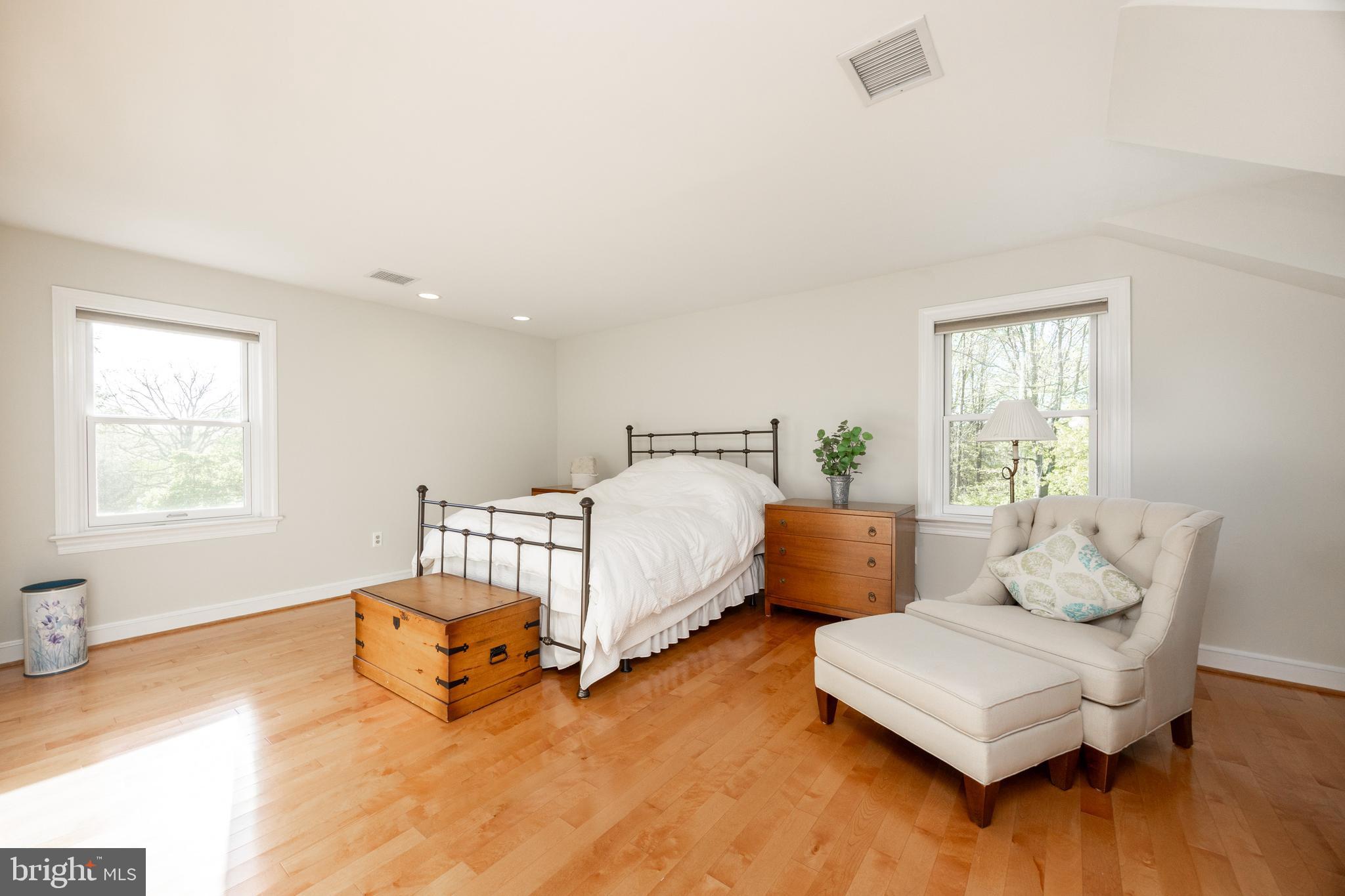 ROSEDALE - Residential